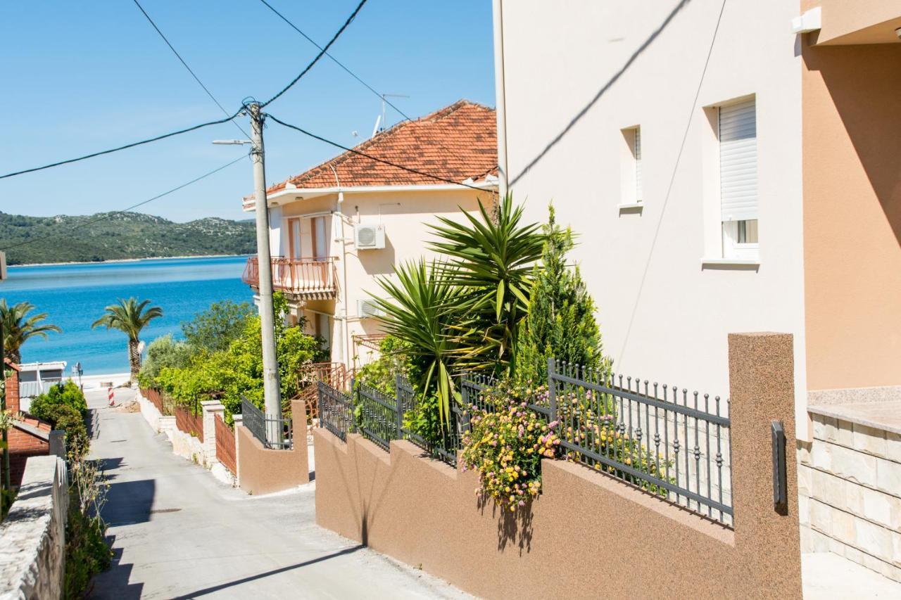 Apartments Ploka Okrug Gornji Exterior photo