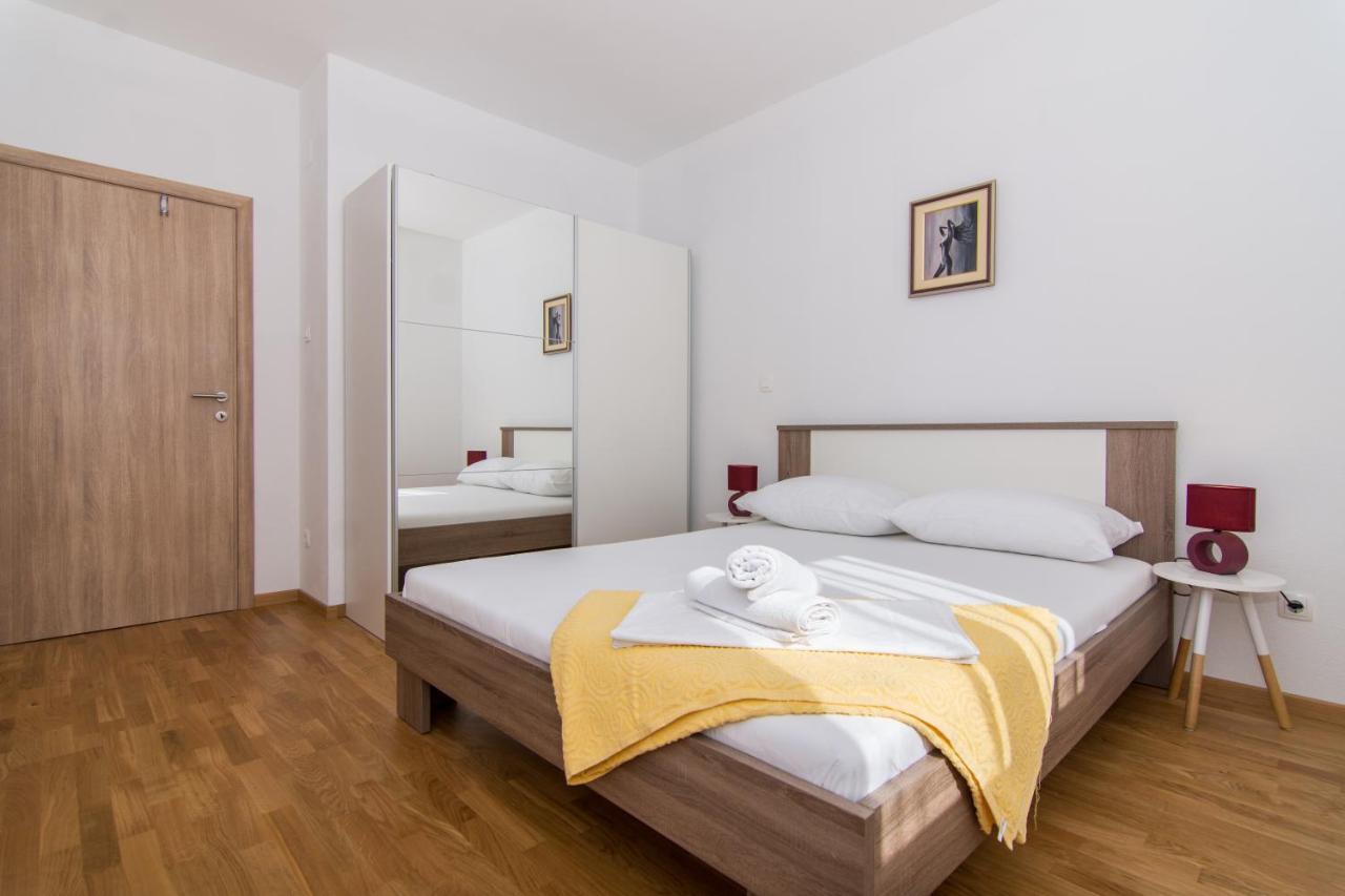 Apartments Ploka Okrug Gornji Exterior photo